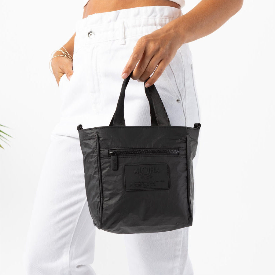Crossbody - Monochrome